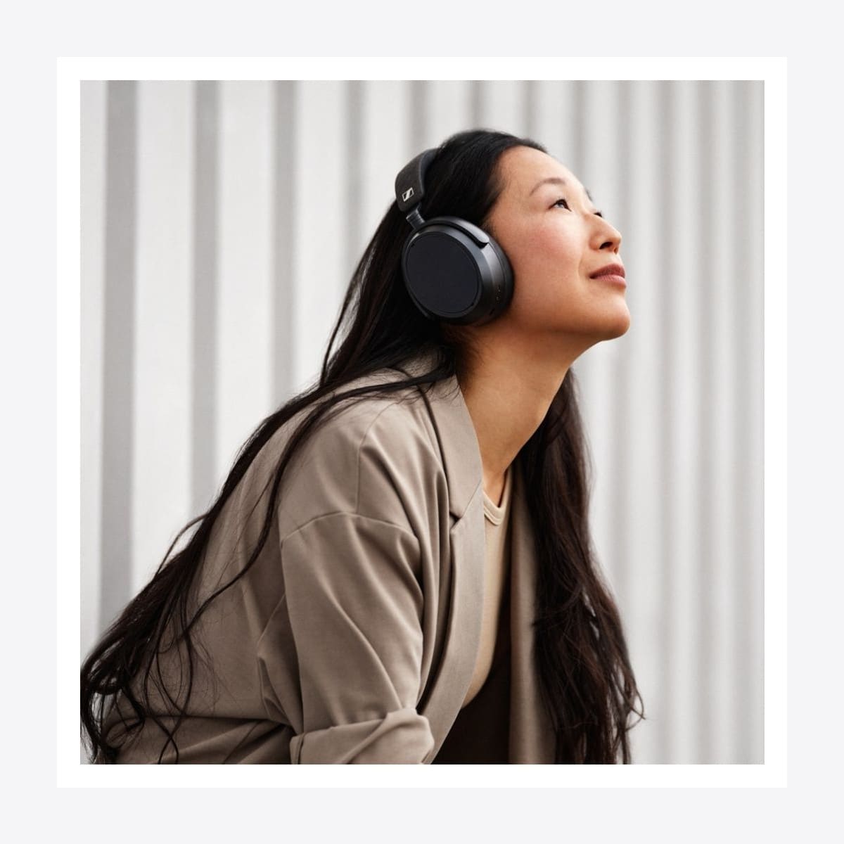 Sennheiser Momentum 4 – Svart